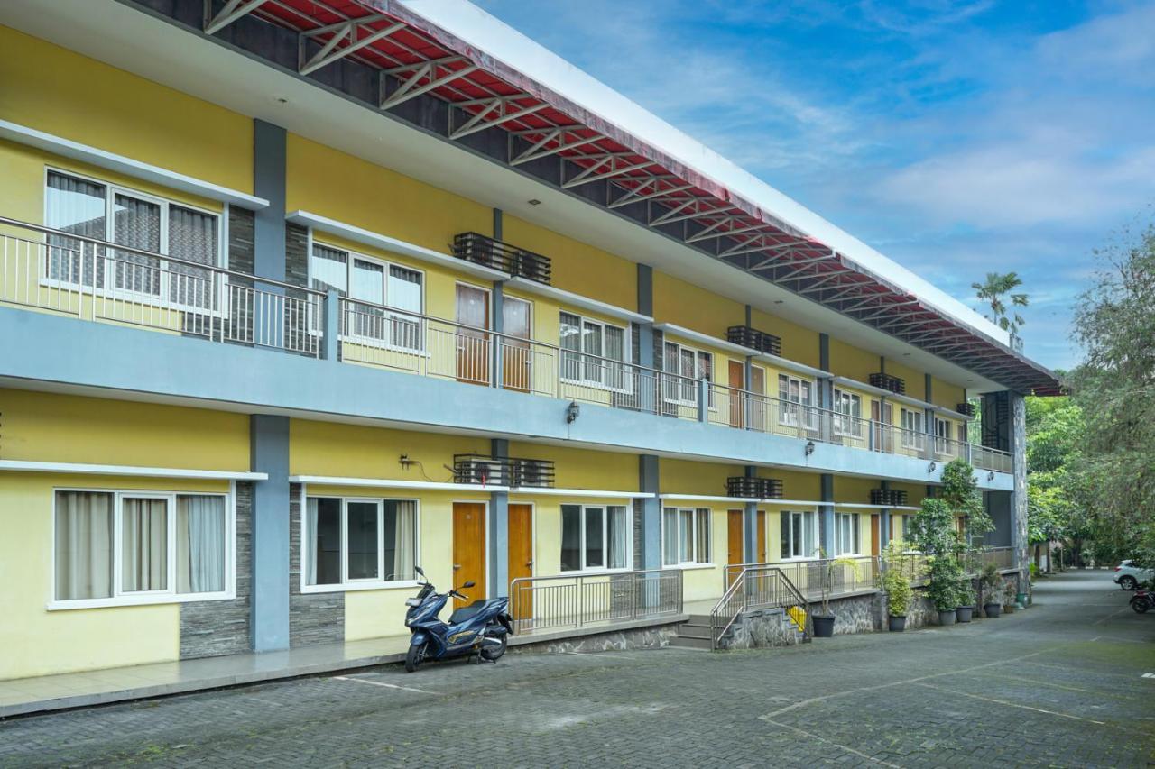 Front One Resort Indraloka Temanggung ภายนอก รูปภาพ