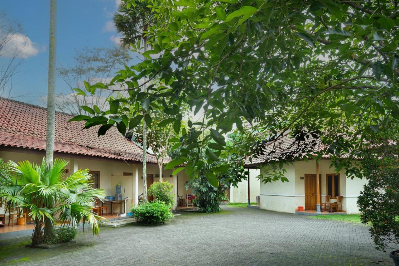 Front One Resort Indraloka Temanggung ภายนอก รูปภาพ