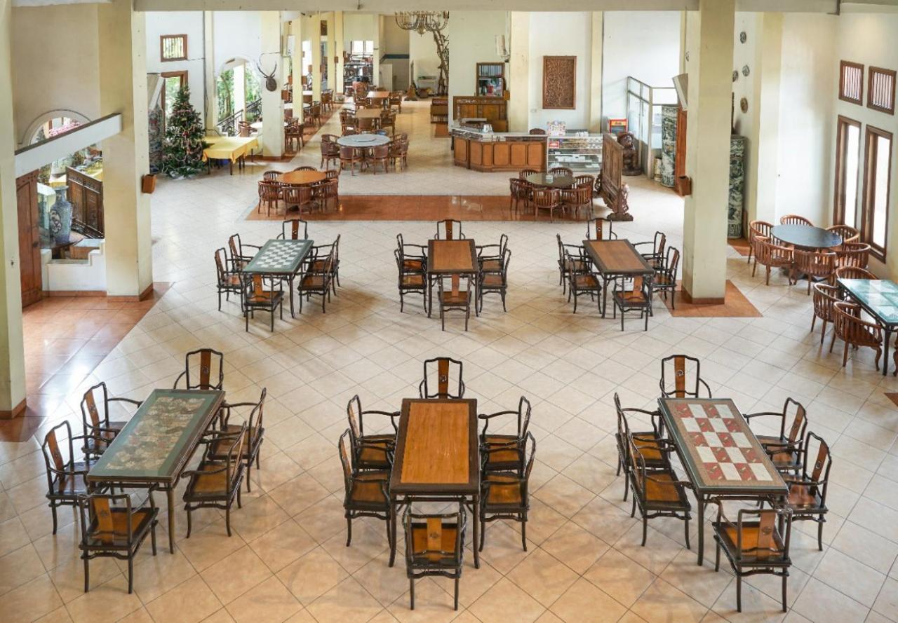 Front One Resort Indraloka Temanggung ภายนอก รูปภาพ