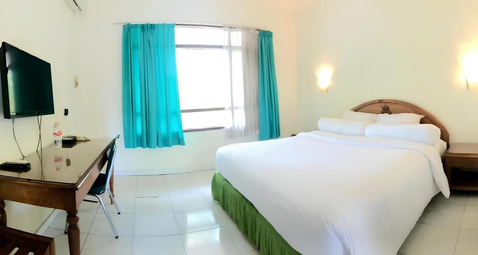 Front One Resort Indraloka Temanggung ภายนอก รูปภาพ